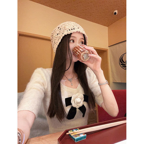 熊熊屋【香奈女孩】明星同款羊毛马海毛U领泡泡袖蝴蝶结花朵上衣