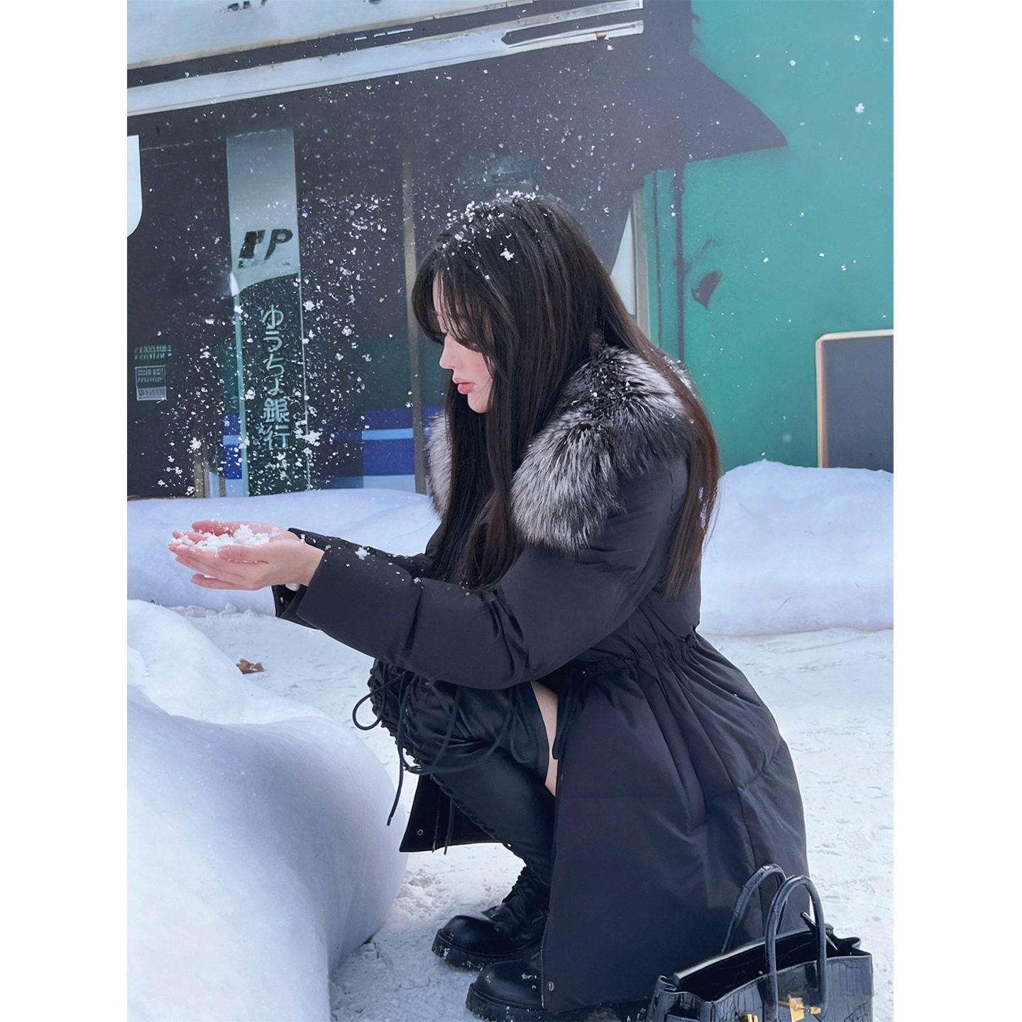 熊熊屋【冬日宠儿】高充绒量220g羽绒服 黑色日本银狐 白色貉子毛