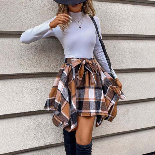 A set of women's casual plaid half body umbrella skirt
