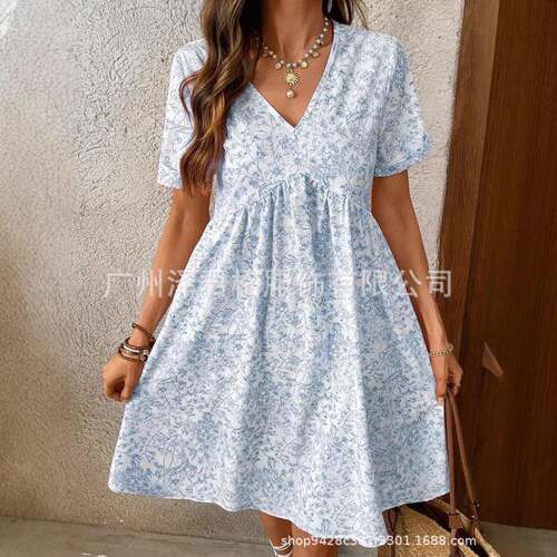 A women's pink and white floral V-neck short-sleeved loose