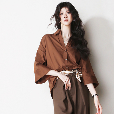 A83简约大气欧美风焦咖色深V翻领宽松卷边五分袖百搭休闲衬衫