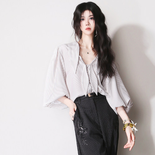 F59宽肩双层镂空泡泡袖衬衫