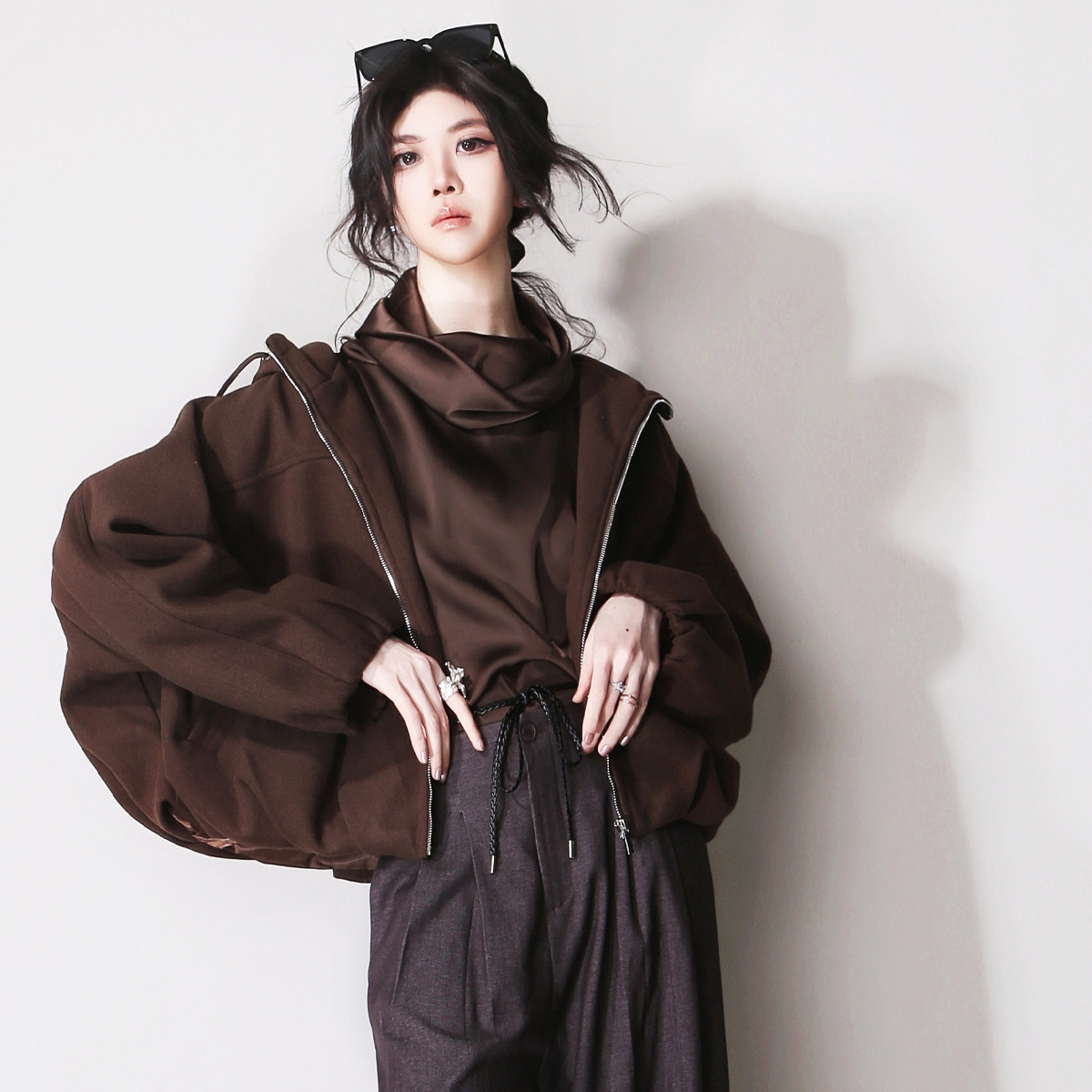 F42立体感褶皱下摆宽松显瘦休闲高腰欧美风连帽拉链薄毛呢短外套