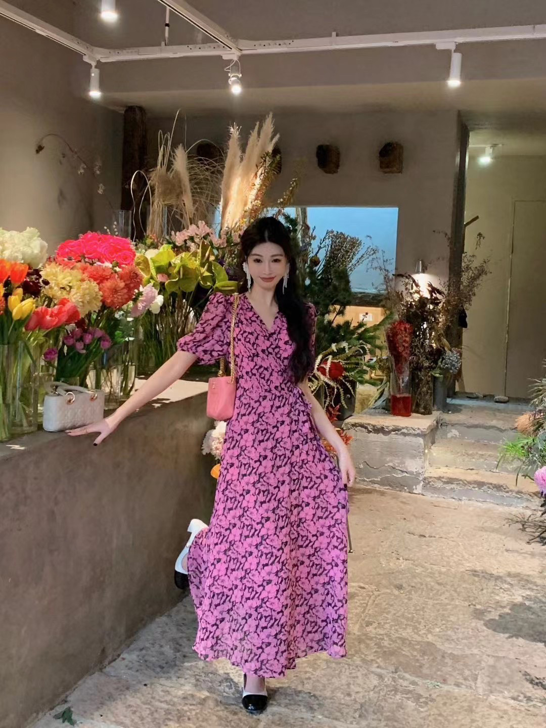 玫红色碎花雪纺V领连衣裙女2024夏季新款十三行高端爆款收腰长裙