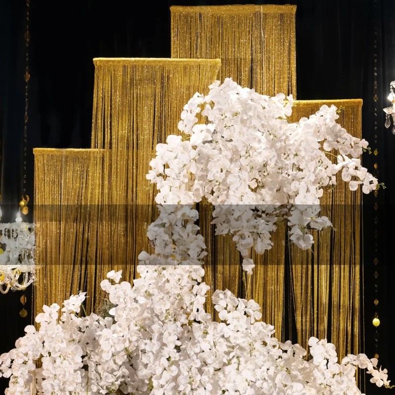 2025定制金色银丝线帘婚庆舞台布置吊顶装饰流苏老钱风婚礼线帘