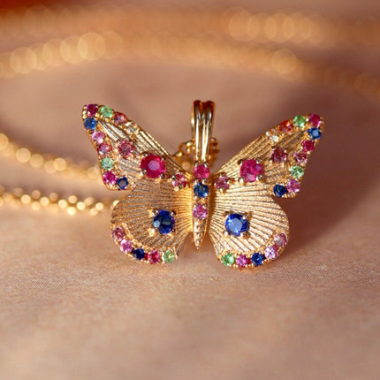 宝创集18K金天然彩色多巴胺蓝宝石幻彩拉丝灵动蝴蝶吊坠送礼物