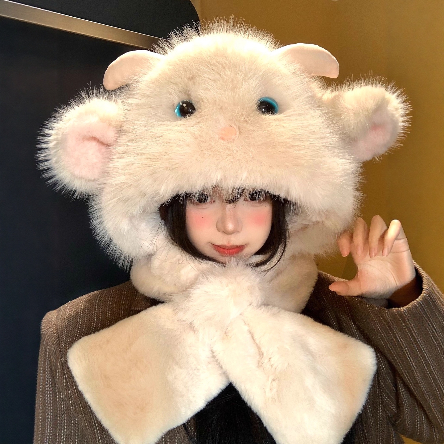 耳朵会动的小羊毛绒帽子围巾一体女冬季加绒加厚保暖护耳雷锋帽子