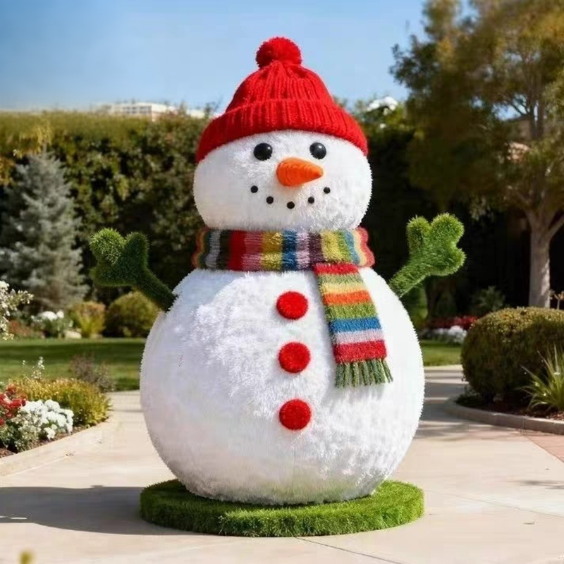 网红绿雕雪人仿真绿雕滑雪场景区摆件圣诞雪人造型打卡拍照装置