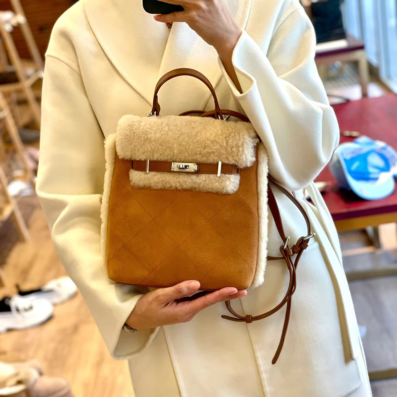 2025秋冬新款时髦百搭磨砂麂皮绒毛绒双肩包凯莉背包包日韩女包潮