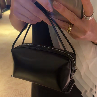 网红aki同款复古简约皮面圆筒包手提斜挎包2026春夏新款小众女包