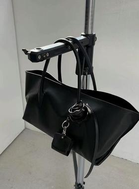 2025韩国新款小众女包极简通勤手提包手拎包法式包包轻奢高级包潮