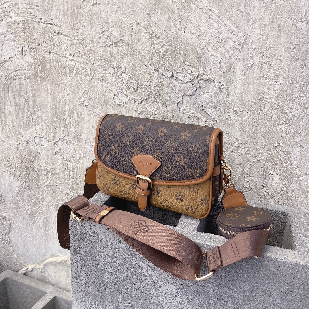 小红书推荐女包新款百搭单肩斜挎包欧美时尚护士法棍包高级感邮差