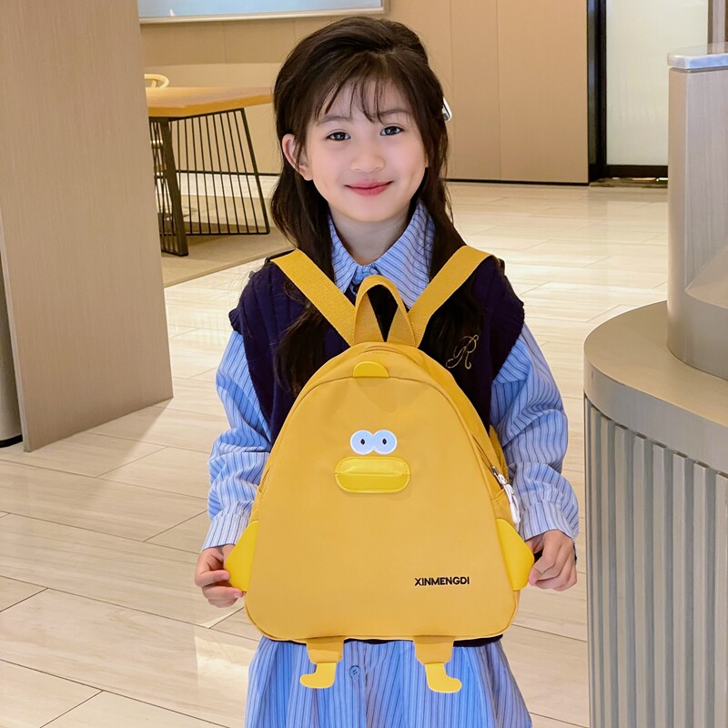 网红小鸡儿童出游小背包迷你幼儿园宝宝书包轻便女童外出双肩包潮