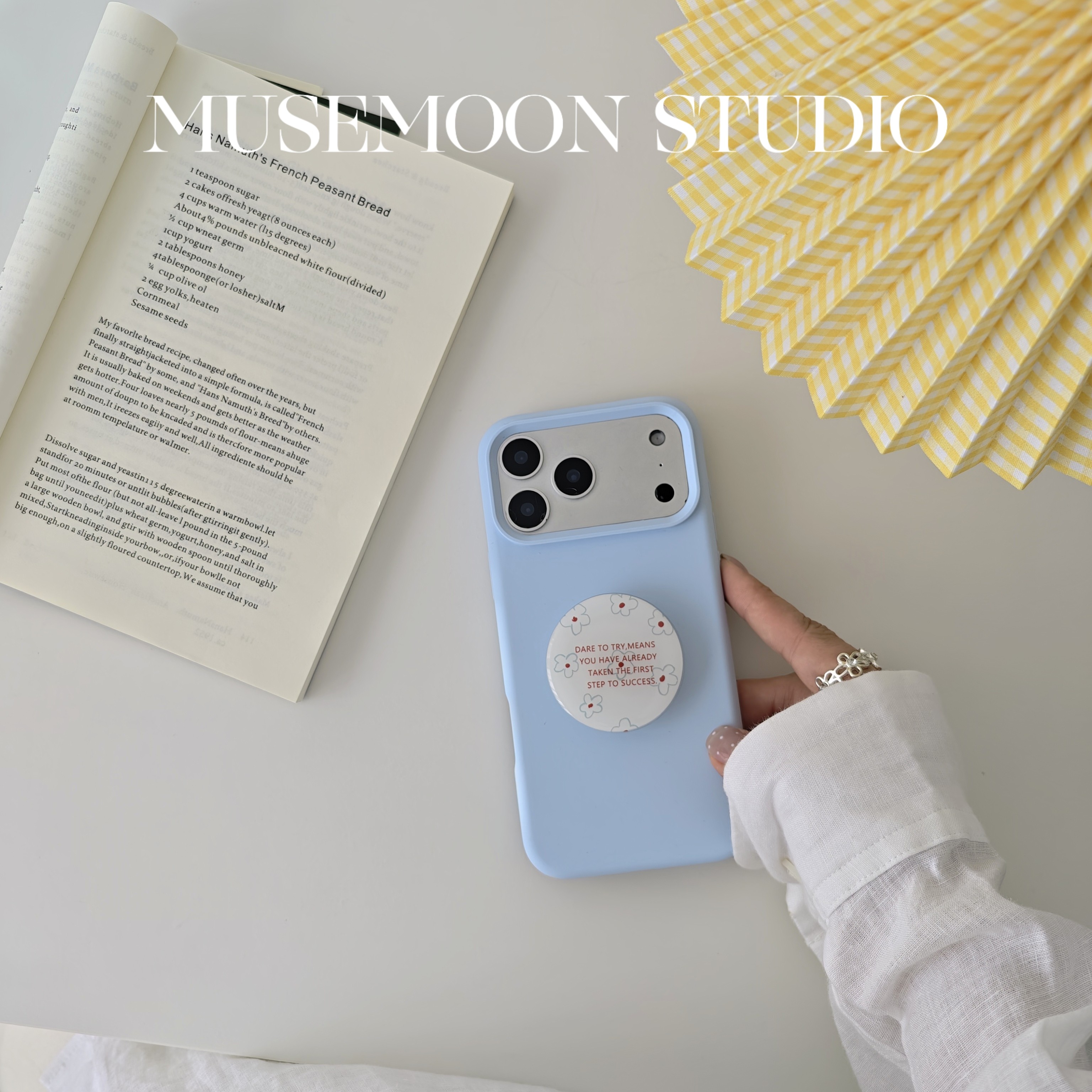 MUSEMOON|晴天见花 韩系清新ins小蓝花支架天空蓝液态硅胶手机壳适用Phone17pro华为P90mate80X300s荣耀600