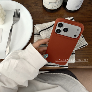 MUSEMOON｜焦糖生巧 秋冬氛围感ins高级感棕红色液态硅胶软糯防摔手机壳适用iPhone17promax华为mate70小米17
