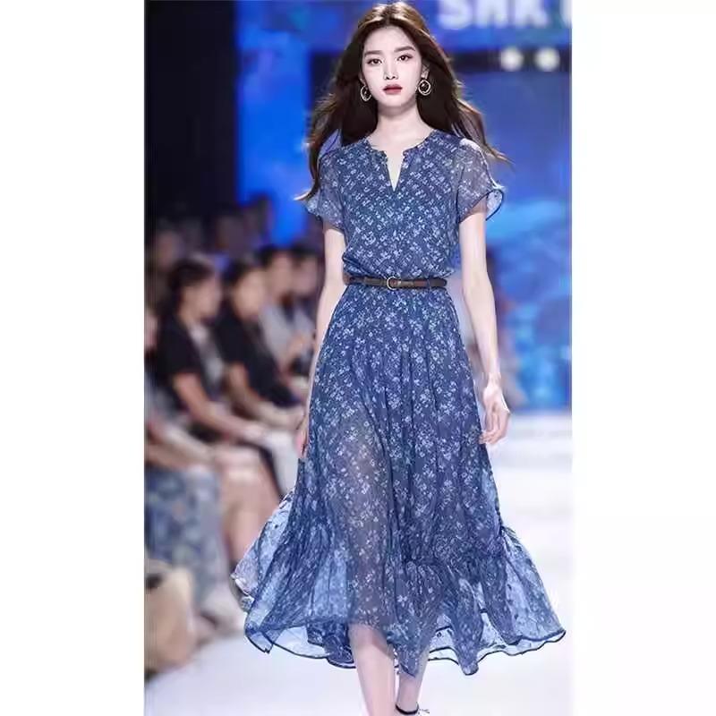 欧洲站夏季女装2025新款法式高级感碎花长裙子气质v领蓝色连衣裙