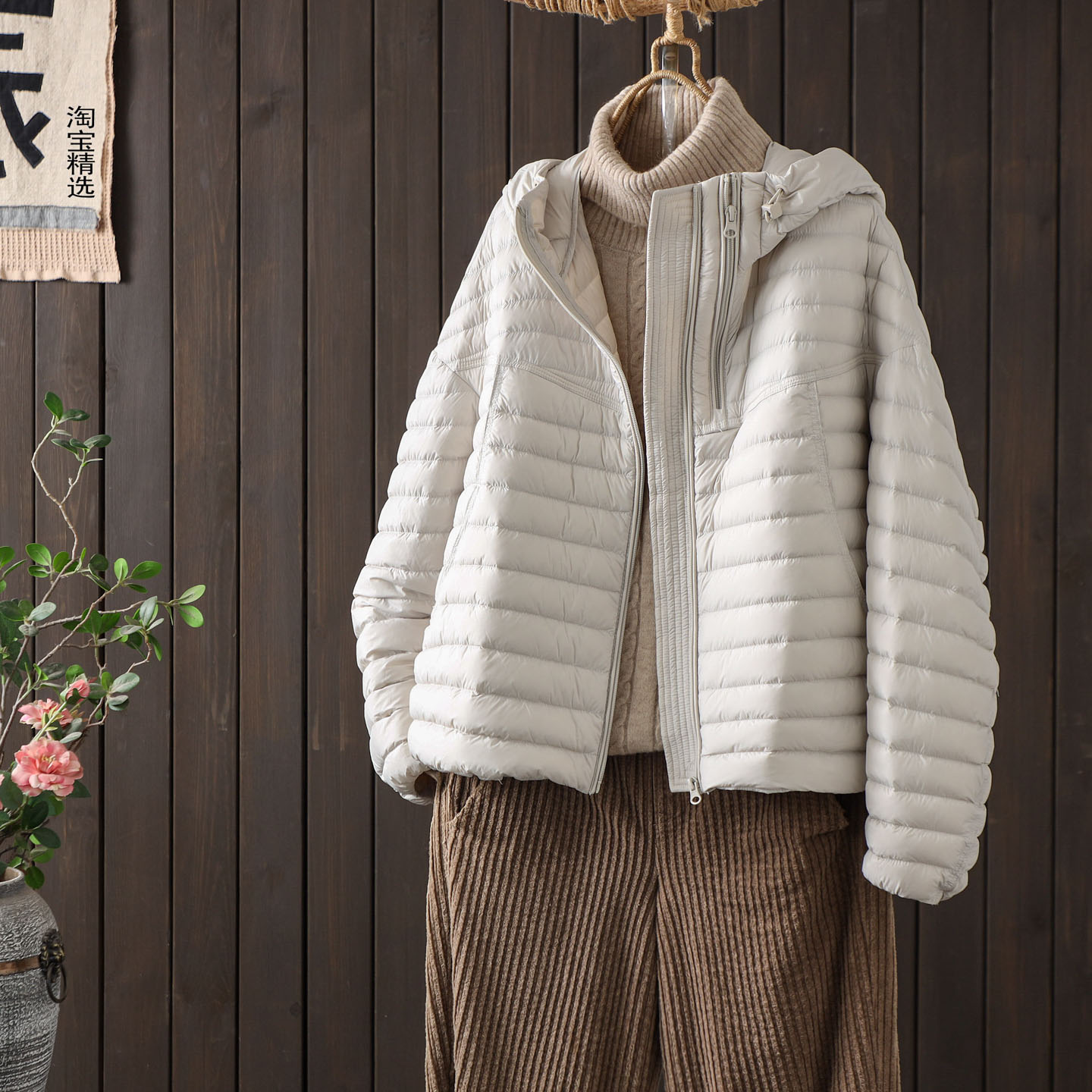 轻薄羽绒服女25秋冬新款爆款韩版宽松显瘦卫衣式连帽保暖短外套潮