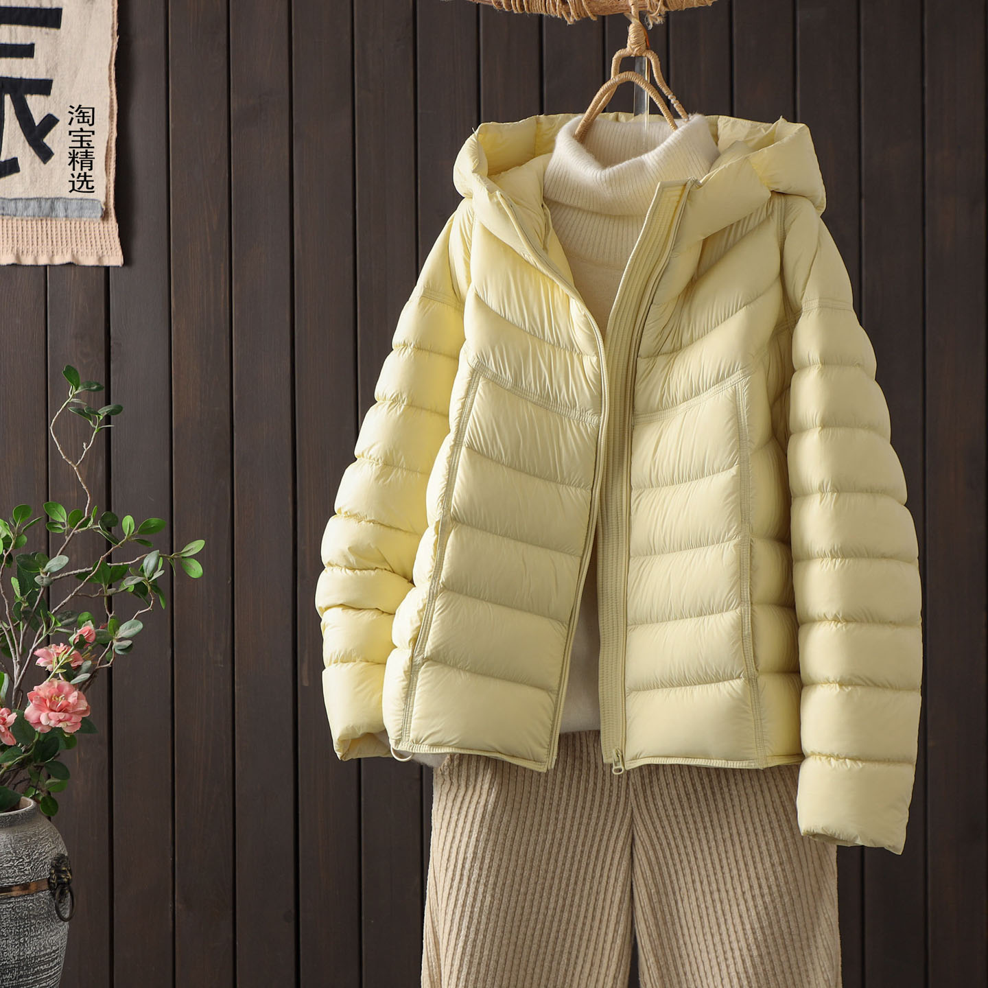 90白鸭绒连帽轻量排骨羽绒服女冬