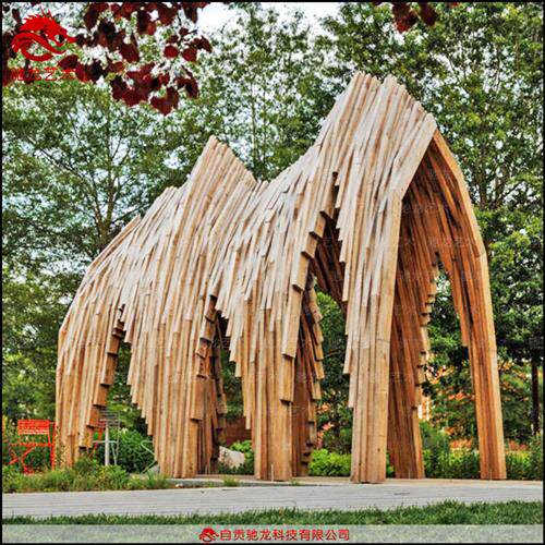大型木质艺术休息亭露营无动力乐园游艺设施装置原木拼接雕塑厂家