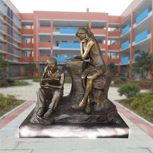 制作户外玻璃钢仿铜雕像校园阅读者文化读书人物雕塑公园大型摆件