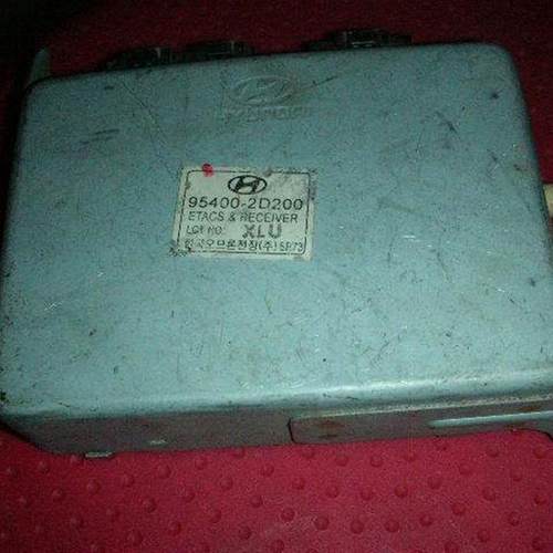 现代遥控器接收盒 防盗控制器95400--2D200原厂拆车件