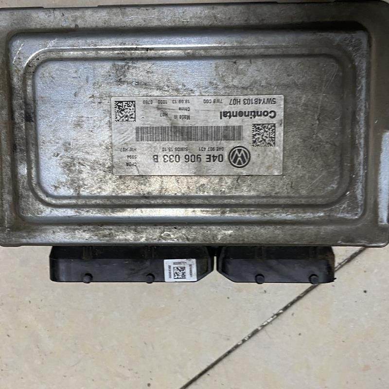 04E906033P新桑塔纳新捷达发动机电脑板04E 906033M-033P-033B