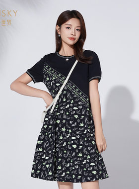 优美世界印花小个子连衣裙