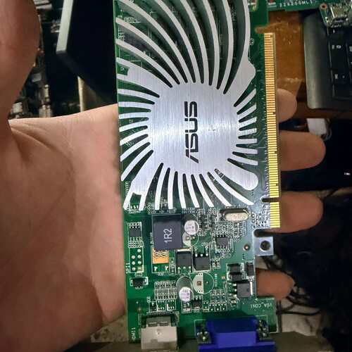 维修华硕HD7470 1Ｇ D3 PCIE台式机显卡议价