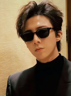 新款墨镜女高级感时尚韩版防紫外线防晒窄框方形太阳眼镜男