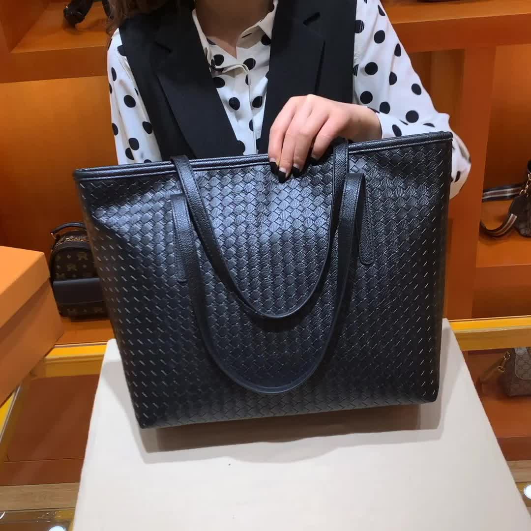 香港正品2022新款女包韩版简约大包包黑色真皮编织手提单肩包百搭