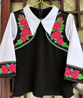 云南少数民族女款上衣彝族女士黑白左脚舞衣服舞蹈演出服装花衣服