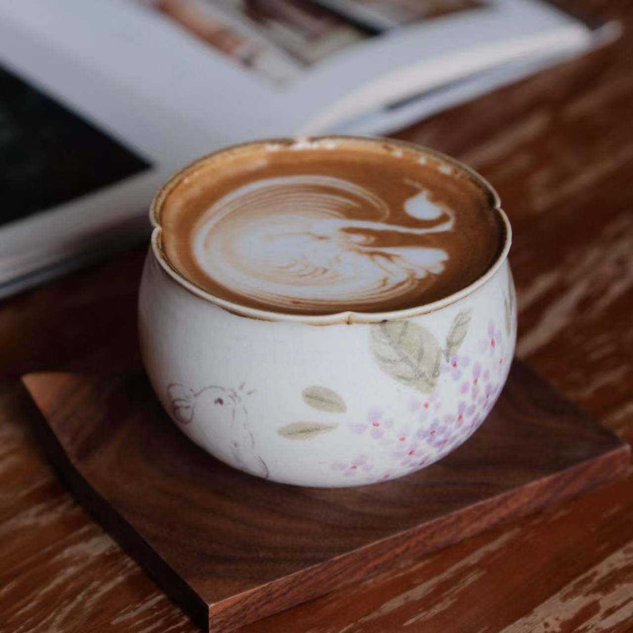 300ml蓝宝石皇后手握杯釉下满绘