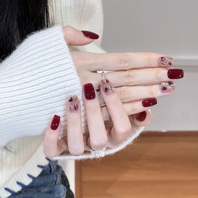 秋冬手工定制酒红香槟钻穿戴甲2026新年款高级感显白美甲贴片短款