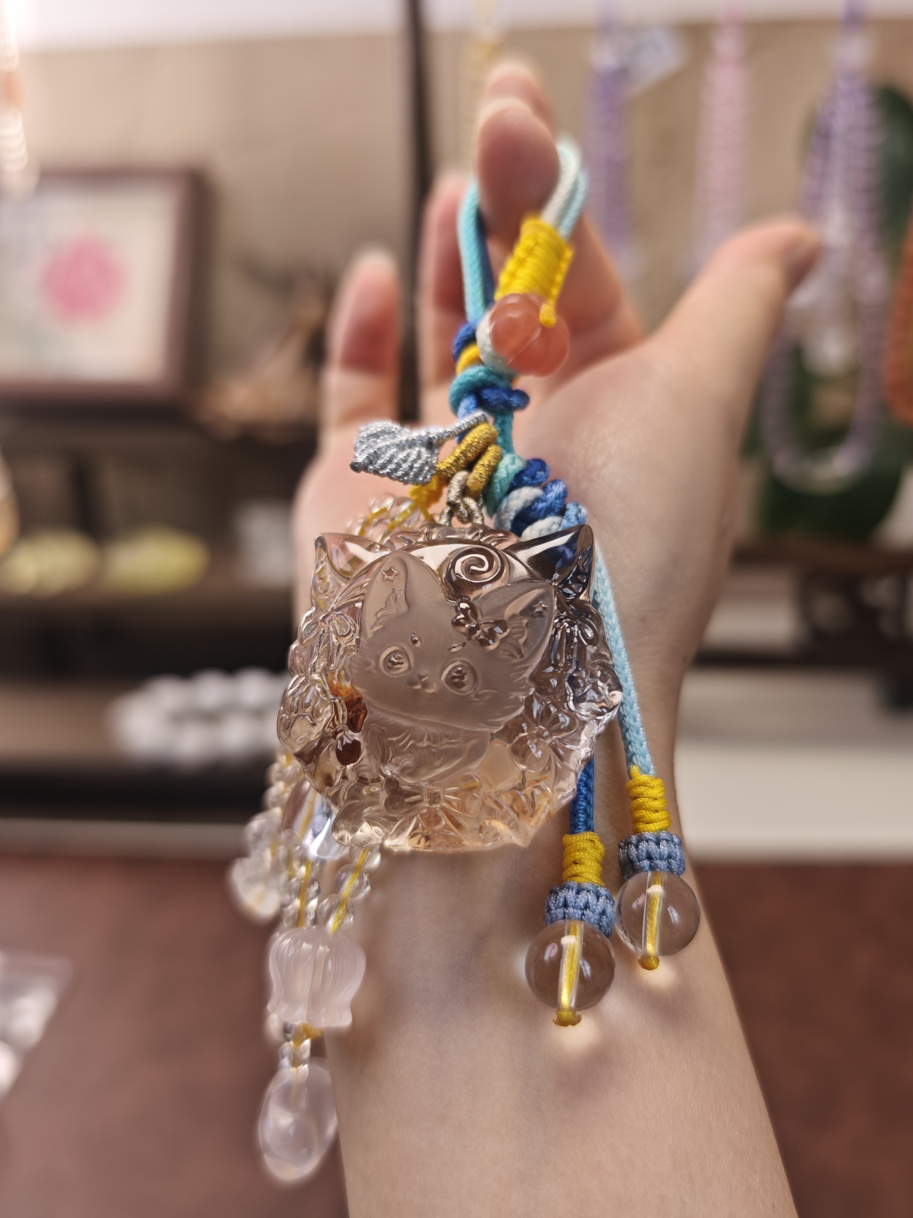 天然黄胶花水晶狐狸吊坠拿扇狐广钥匙扣