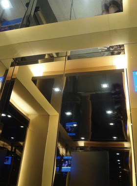 15寸三菱电梯电梯多媒体视频机网络版支持凌云和maxiz进口电梯