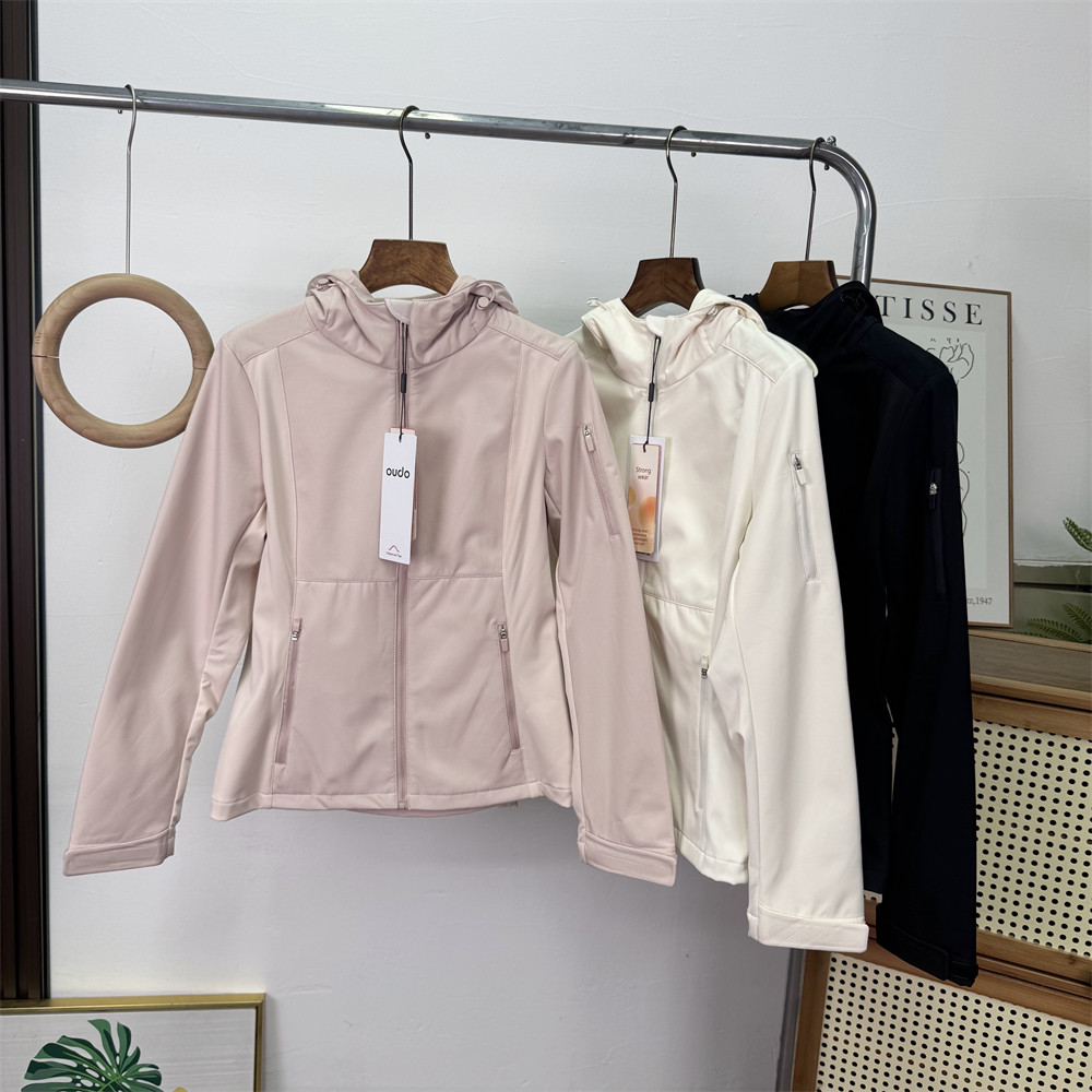 大厂订单！秋冬修身软壳冲锋衣外套收腰户外防风防水徒步登山服女