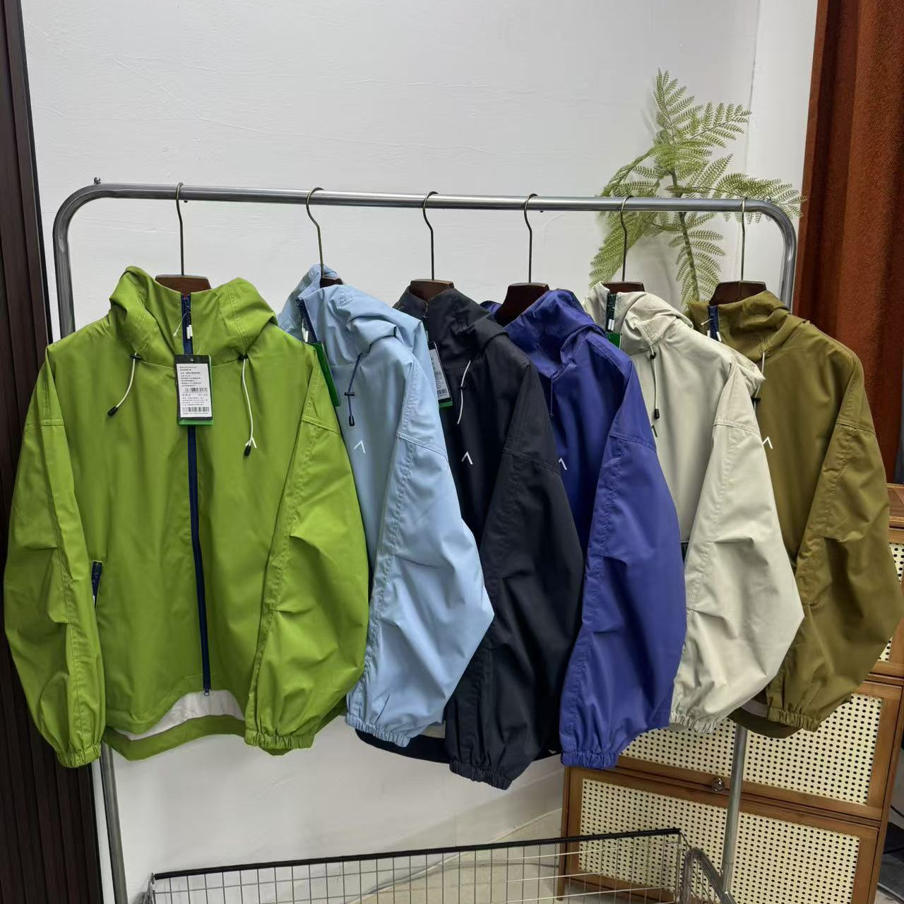 户外连帽冲锋衣外套防风防水