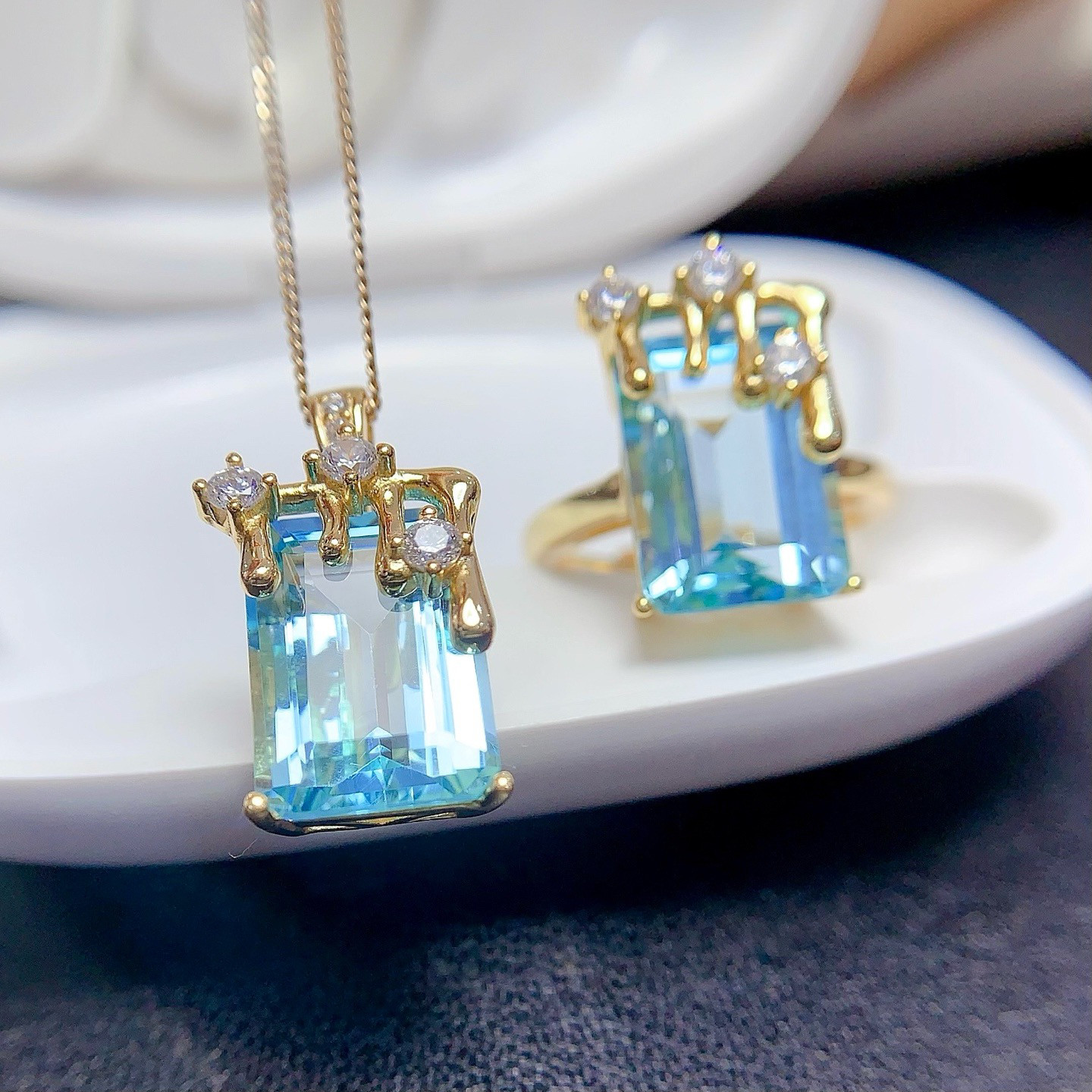 银饰戒指吊坠空托长方形10*14时尚轻奢精工靓丽天空蓝托帕石