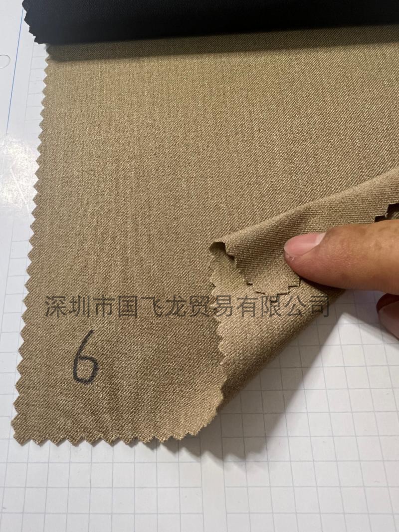 用于高档西装服装裤装裙装等400g四面弹色纺抗皱涤棉布料面料