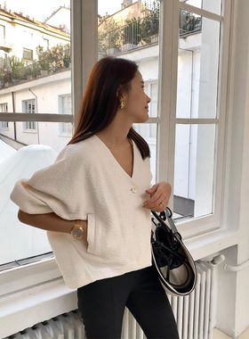 ELBORN 2020新款纽扣V领不对称短款外套女 ins博主同款