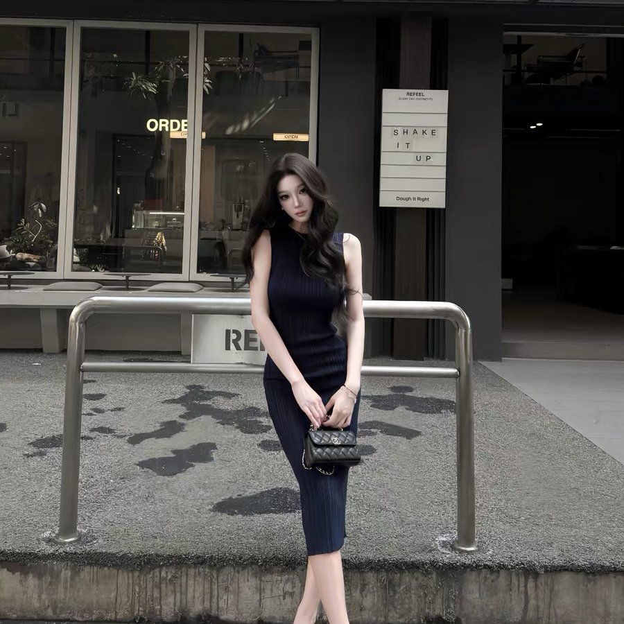 AWMUMU高智感针织无袖背心裙包臀裙女御姐风修身显瘦内搭连衣裙女图片