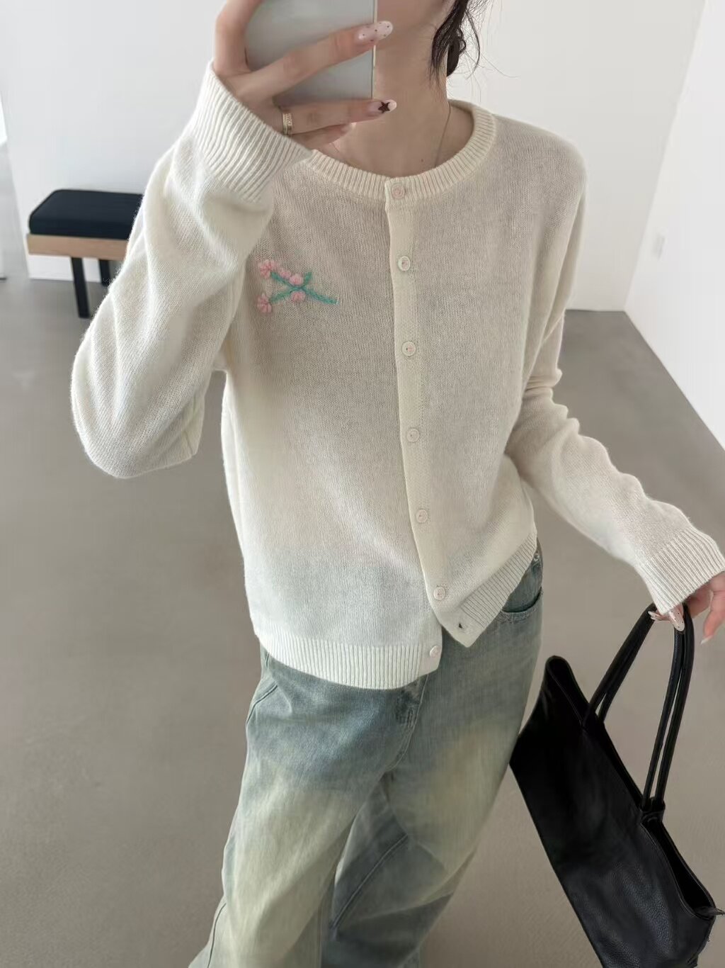 韩系全羊毛小花刺绣针织开衫女