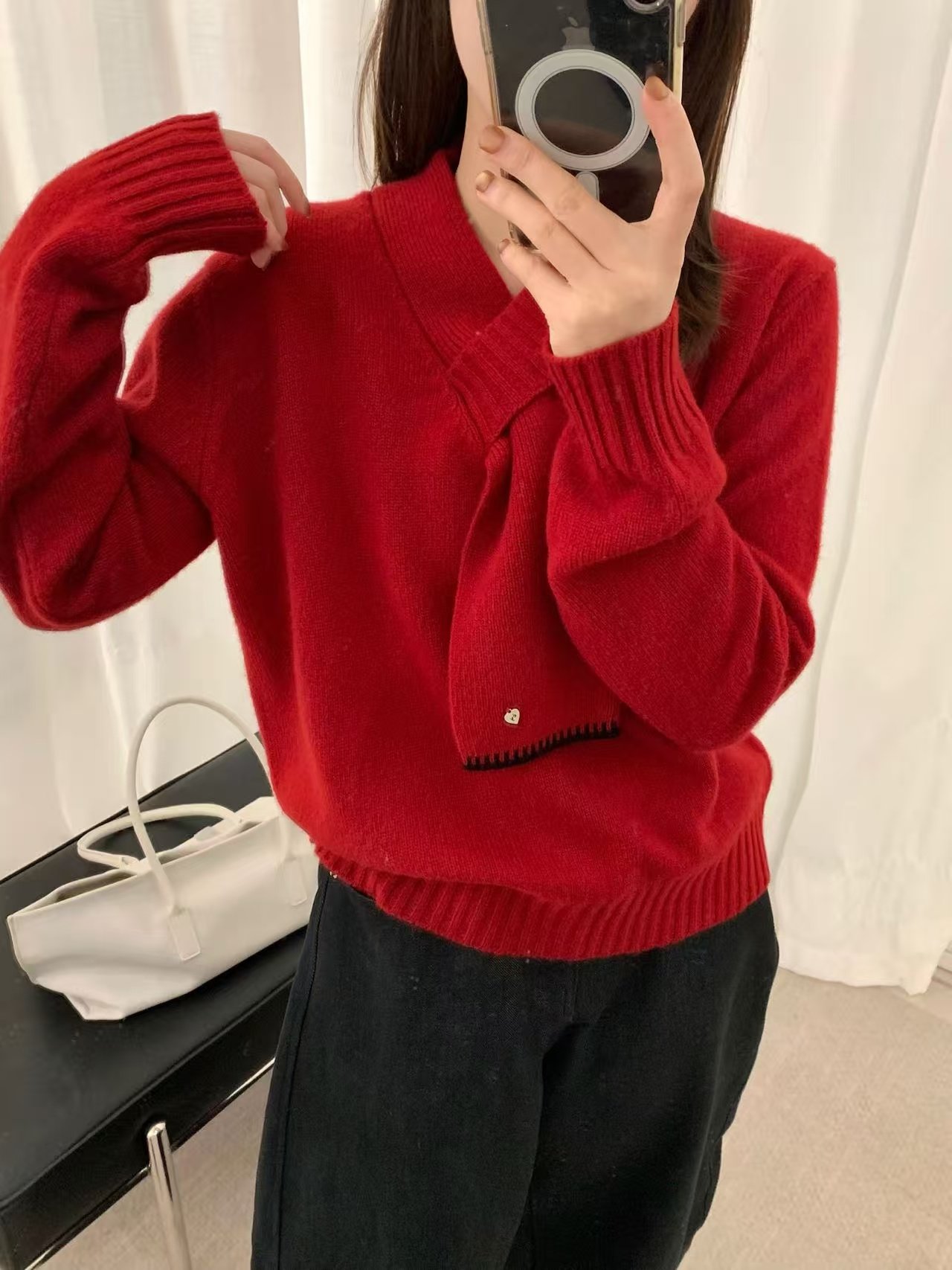 欧韩时尚全羊毛新年红色V领围巾毛衣女秋冬宽松软糯百搭针织衫潮