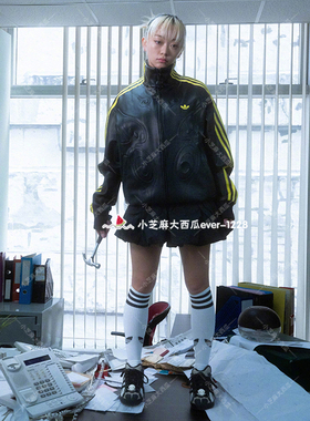 adidas三叶草OFFGOD联名仿皮立领条纹运动休闲夹克皮衣外套KA2281