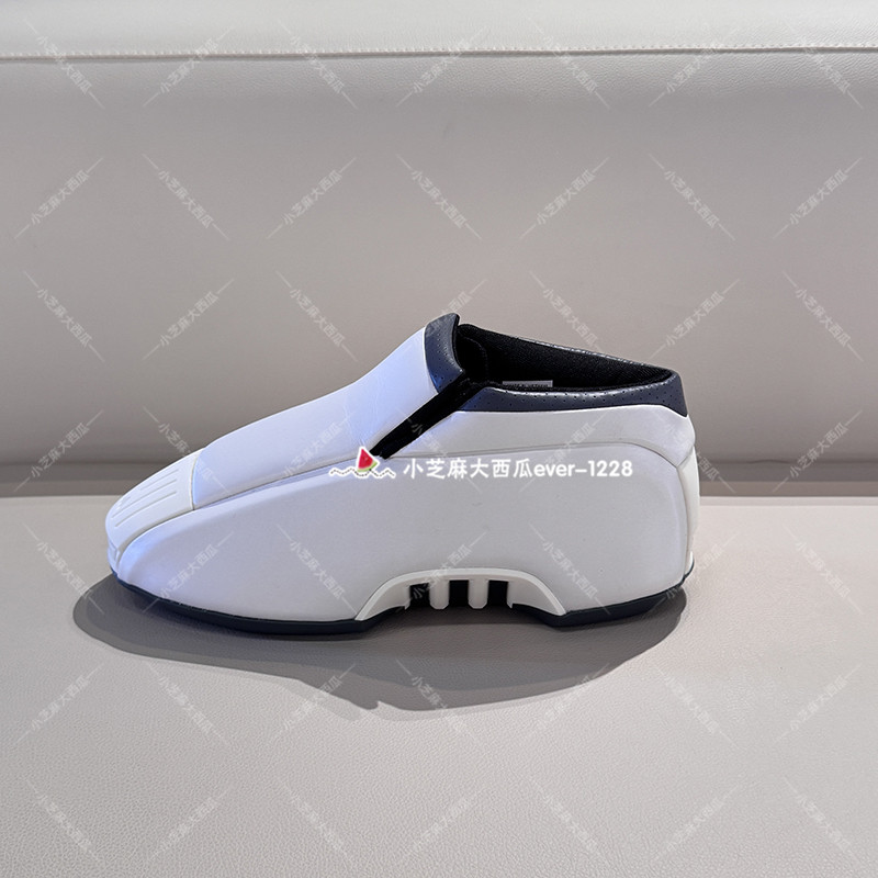 adidas阿迪达斯中高帮板鞋运动鞋