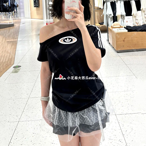 adidas三叶草露肩设计运动短袖