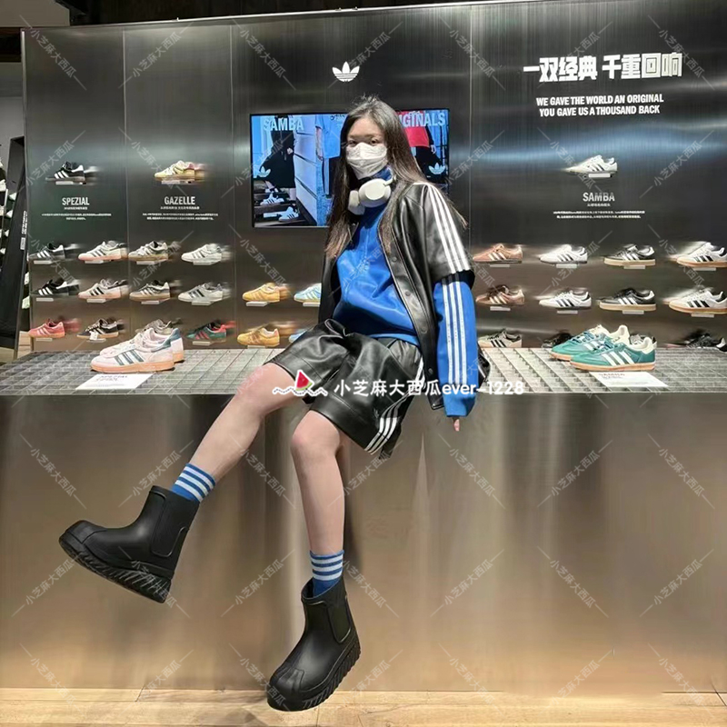 adidas三叶草ADICOLOR男子宽松亮泽感时尚仿皮运动休闲短裤IZ4043