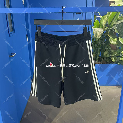 adidas三叶草宽松版型短裤