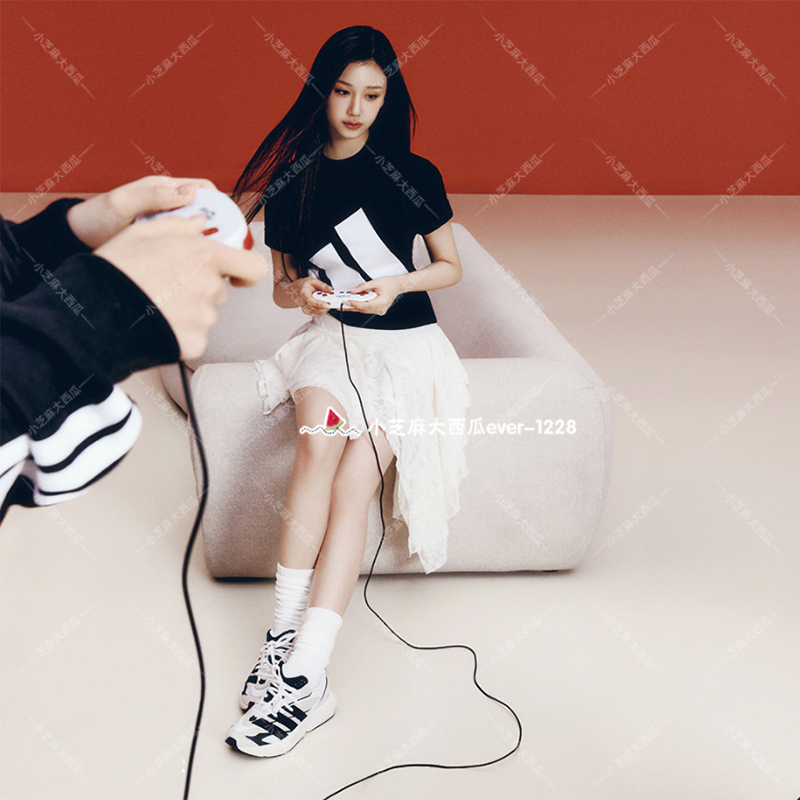 adidas阿迪达斯缓震运动流光跑