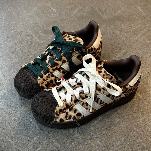 adidas三叶草豹纹贝壳头运动鞋
